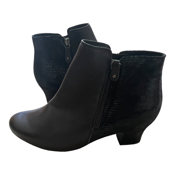 hotter Delight Ankle Boots - Picture 3 of 8